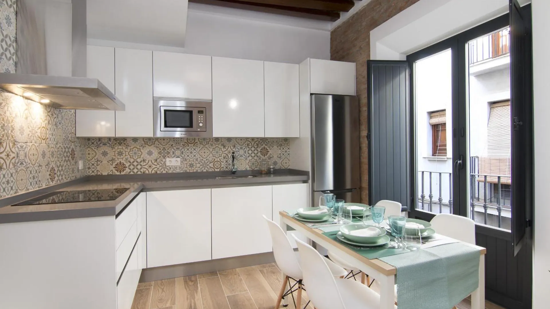 Chezmoihomes Central Ethnic Style Apartment Granada